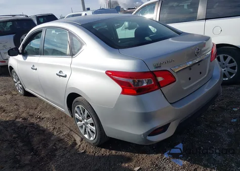 2018 Nissan Sentra S z USA, uszkodzony, nr VIN 3N1AB7AP2JY310616